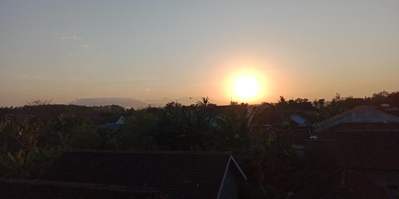 Cheap Inn Banyuwangi Banyuwangi  Esterno foto