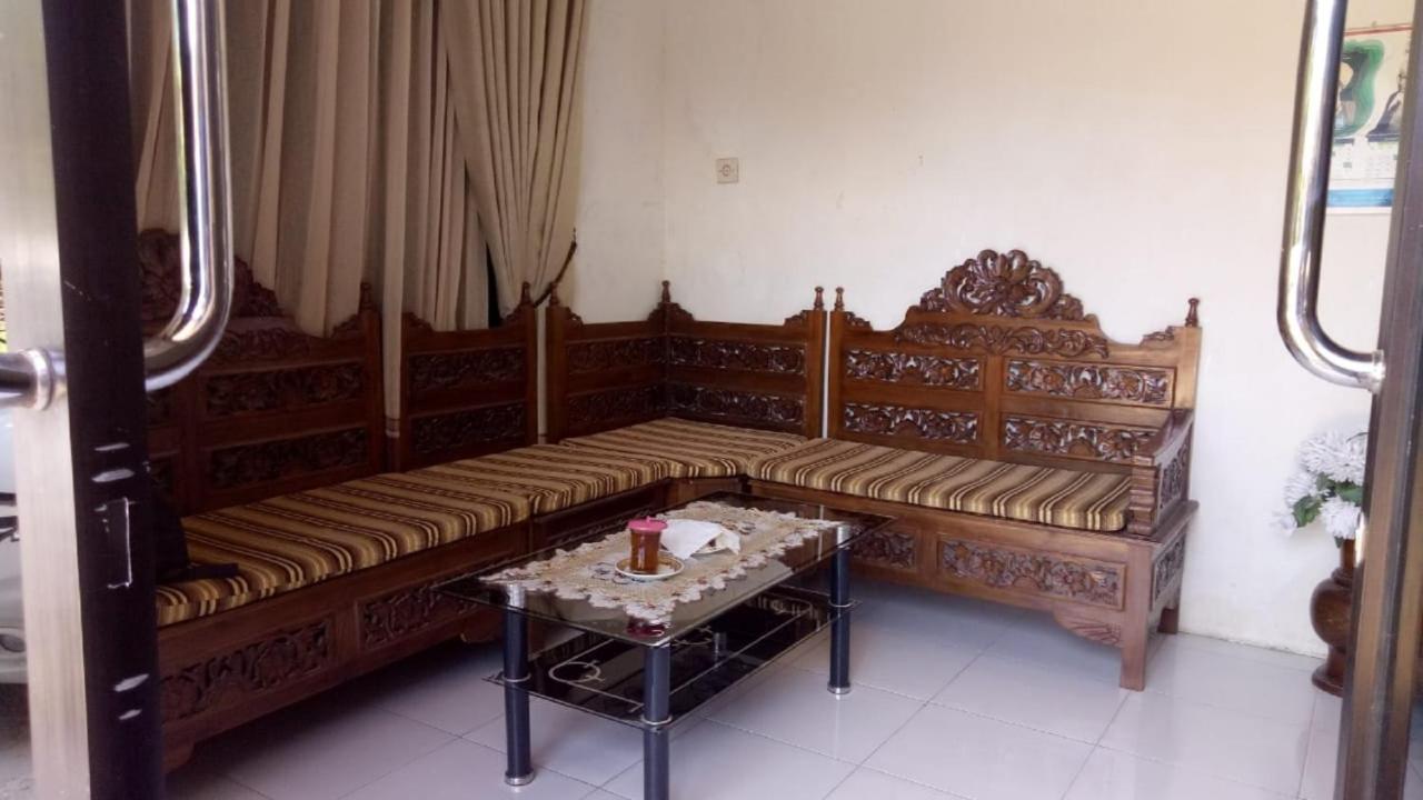 Cheap Inn Banyuwangi Banyuwangi  Esterno foto