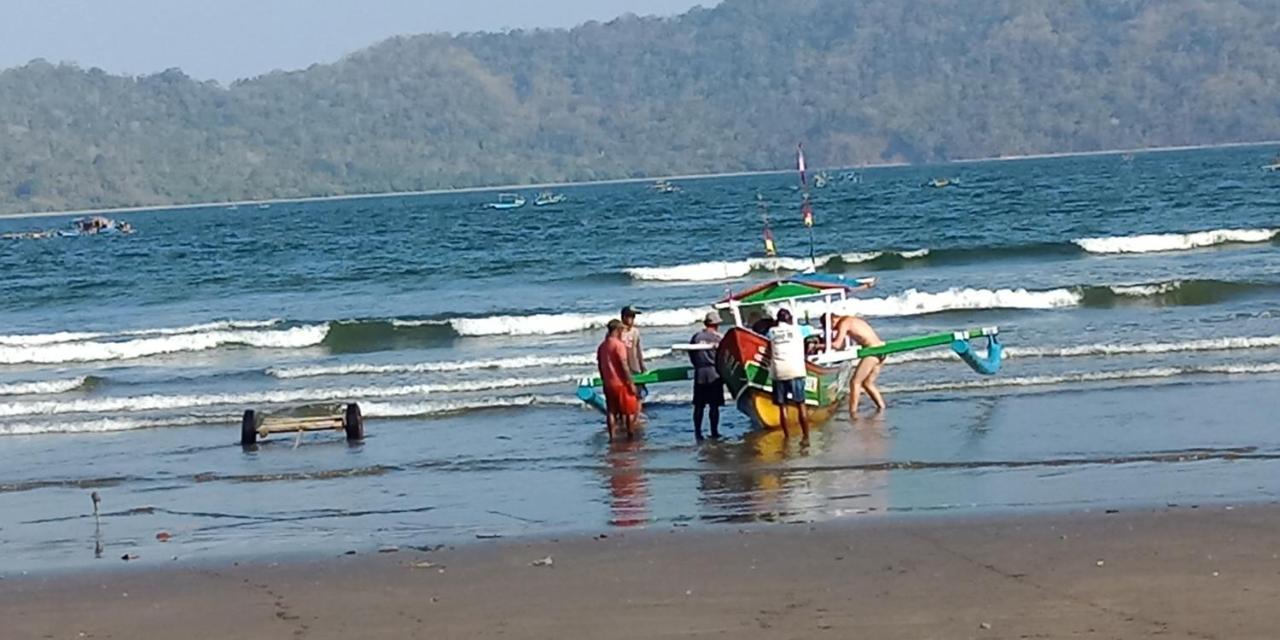 Cheap Inn Banyuwangi Banyuwangi  Esterno foto