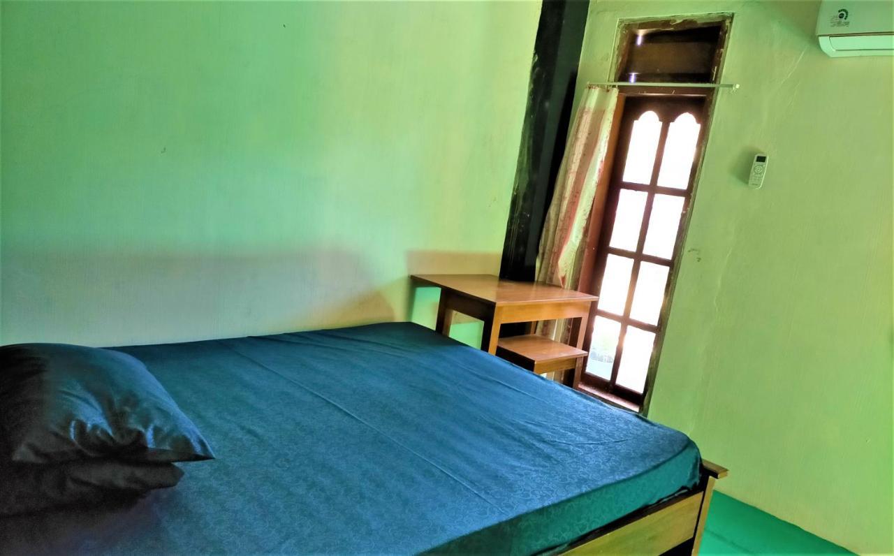 Cheap Inn Banyuwangi Banyuwangi  Esterno foto