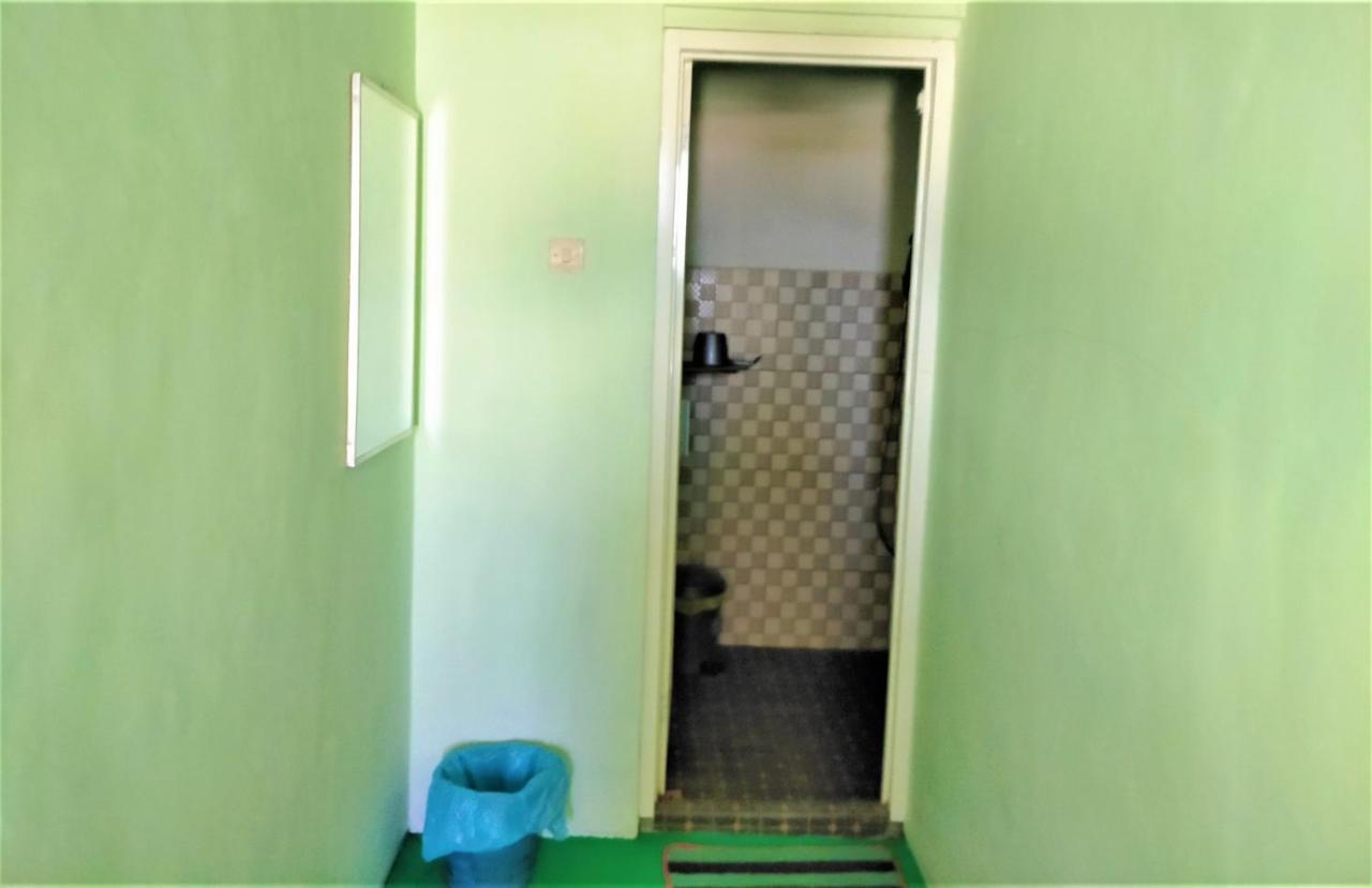 Cheap Inn Banyuwangi Banyuwangi  Esterno foto